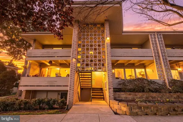 124 Haycock Road , C-2, Falls Church, VA 22046