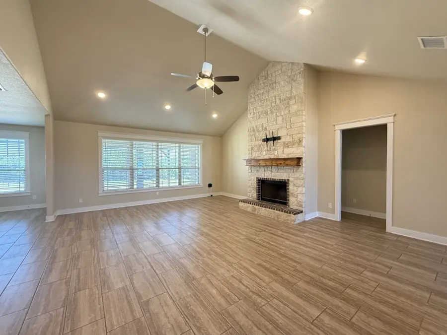 746 Northern Hills Dr, Copperas Cove, TX 76522 - #2