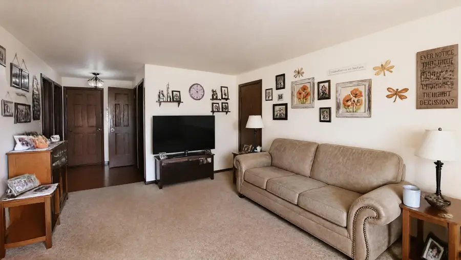 3933 Country Pl, Sheboygan, WI 53081 - #3