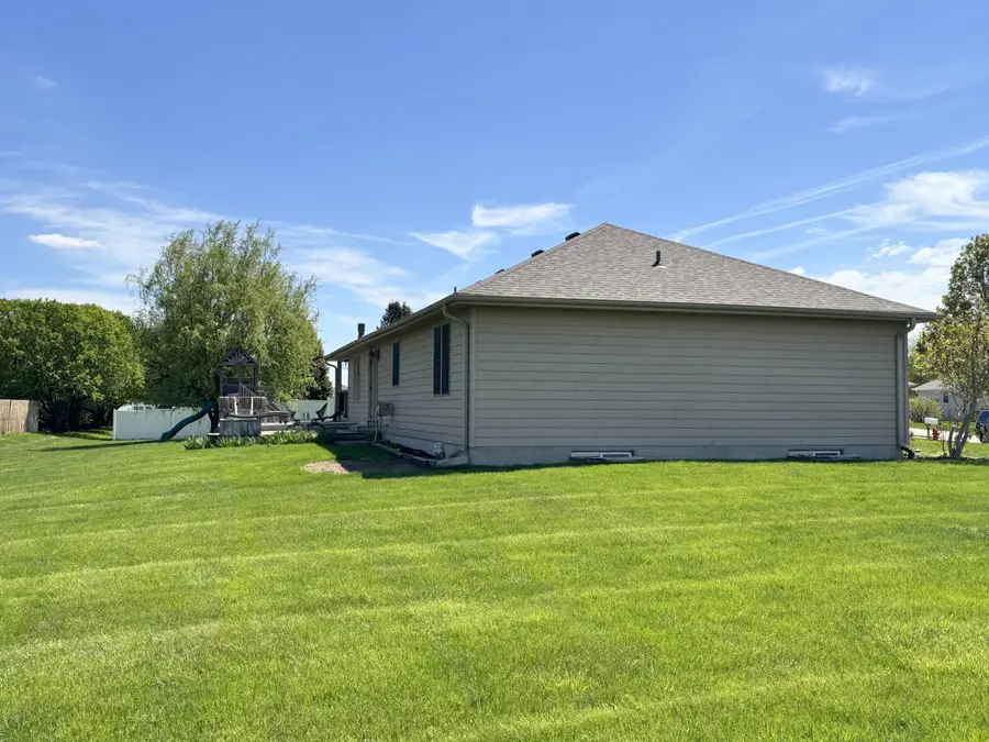 501 Huntington Ct, Sergeant Bluff, IA 51054 - #2