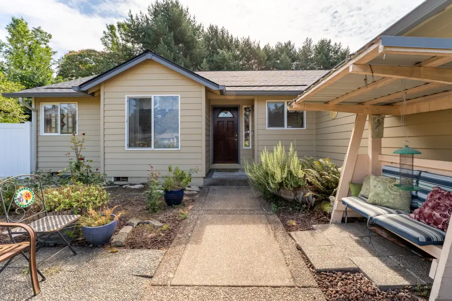 1108 N Hadley Rd, Newberg, OR 97132 - Image #3