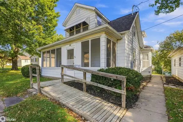 328 N Plane Street, Burlington, IA 52601