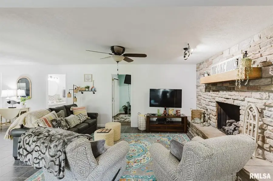448 Clifty Heights Drive, Marion, IL 62959 - #3