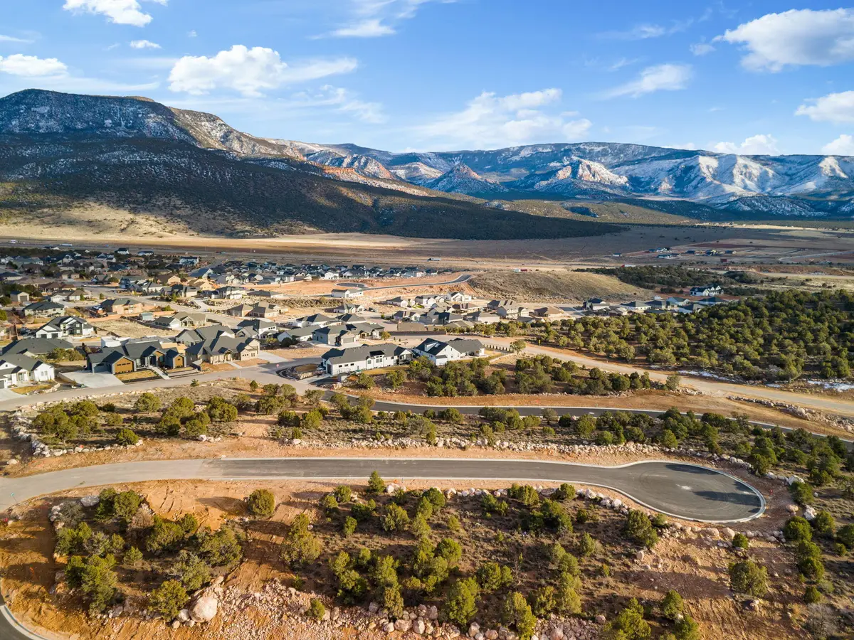 3237 W Moon Crest Dr #3, Cedar City, UT 84720 - #1