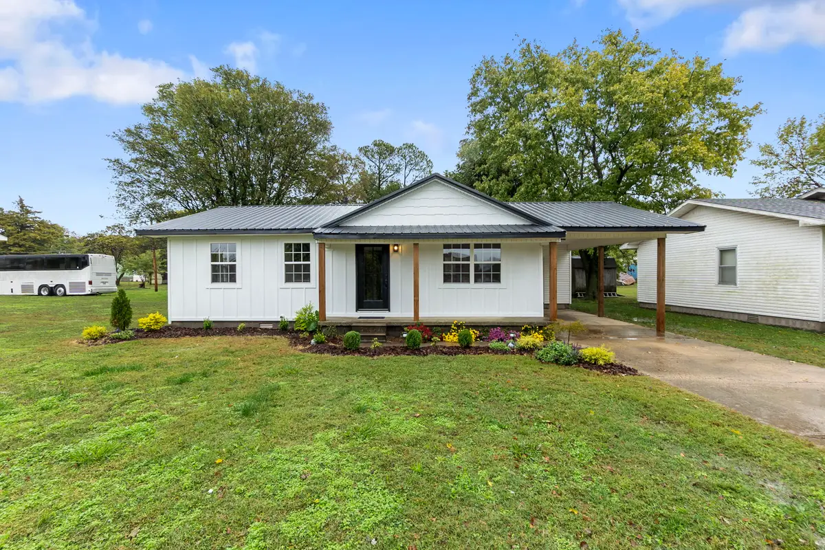 201 Lunbeck Avenue, Gideon, MO 63848 - Image #1