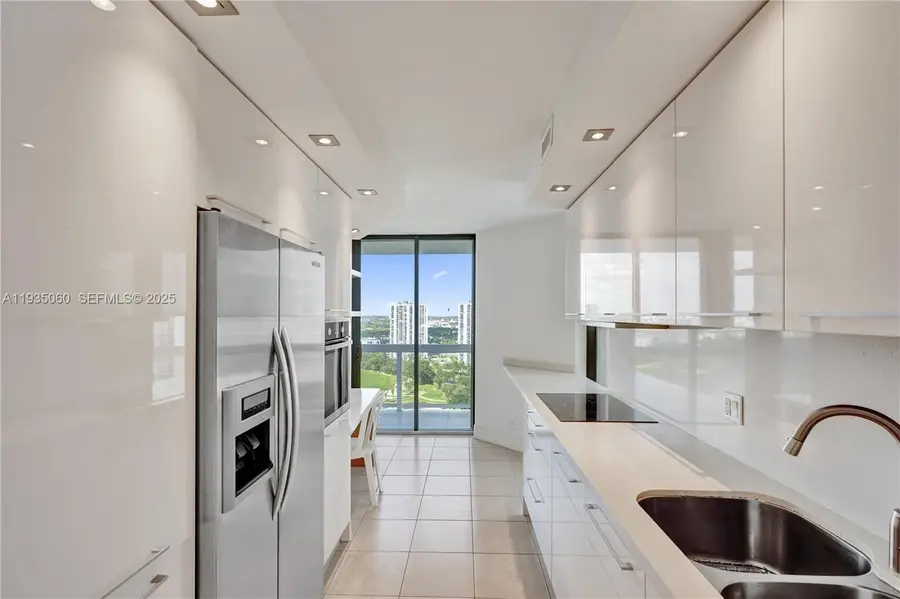 20185 E Country Club Dr #2209, Aventura, FL 33180 - Image #2