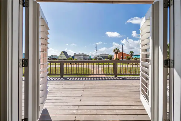 610 Surf Drive, Surfside Beach, TX 77541