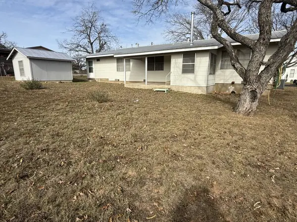 303 Walnut St, Fredericksburg, TX 78624