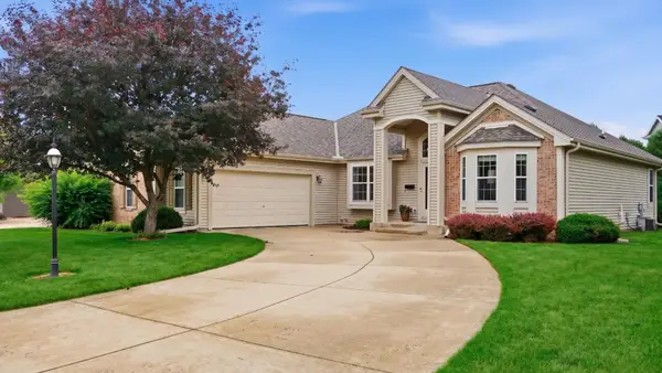 268 Lakeridge Dr, Oconomowoc, WI 53066