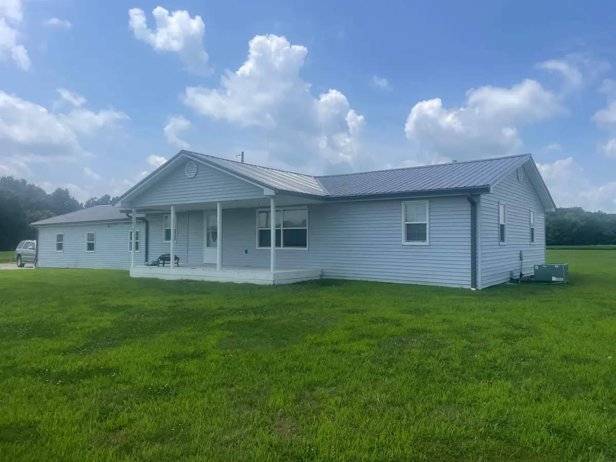 1273 N 1425th Street, Mason, IL 62443 - Image #1