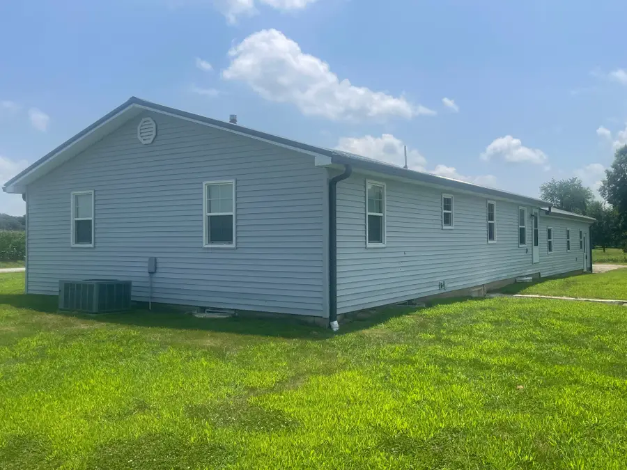 1273 N 1425th Street, Mason, IL 62443 - Image #3