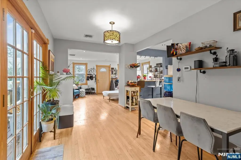 274 Warren Street, Lyndhurst, NJ 07071 - #1