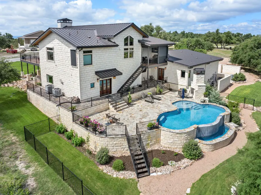 115 Trophy Oak Pt, Fredericksburg, TX 78624 - Image #2