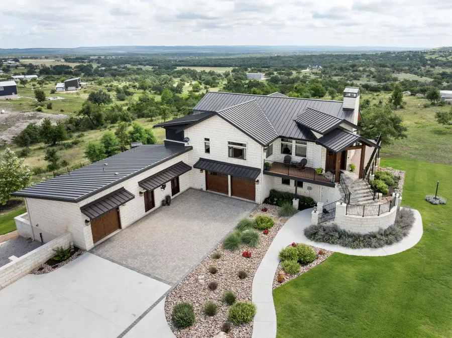 115 Trophy Oak Pt, Fredericksburg, TX 78624 - Image #3