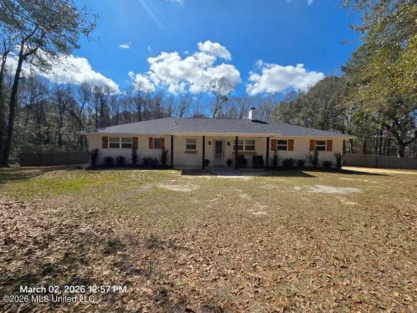 3724 Dowlwood Road, Moss Point, MS 39562
