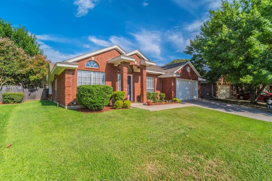 6405 Redstone Drive, Arlington, TX 76001 - Image #2