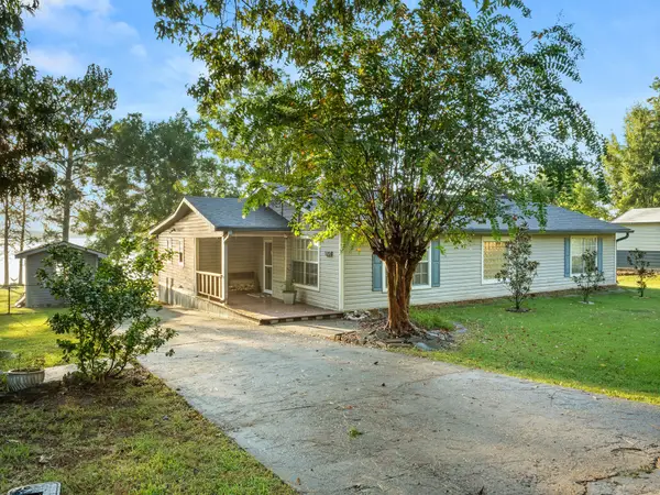 120 Lakeshore, Leesville, LA 71446