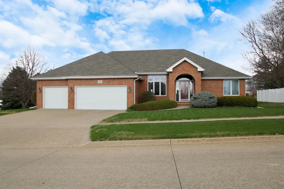4701 Bristol Drive, Sioux City, IA 51106 - #1