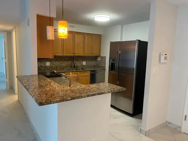1000 Spanish River Road #1f, Boca Raton, FL 33432