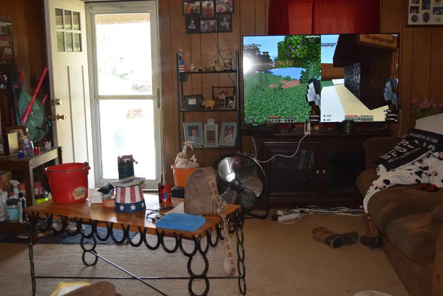 527 E Boston Avenue, Yale, OK 74085 - Image #2