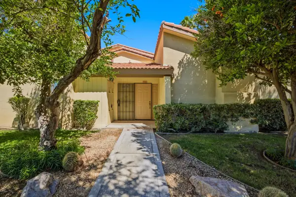 2635 N Whitewater Club Drive, Palm Springs, CA 92262