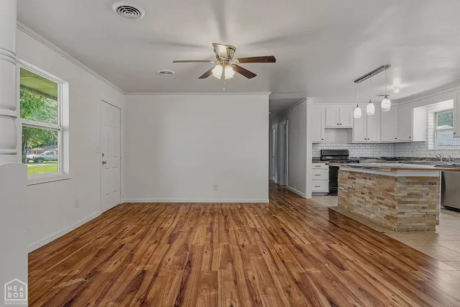 201 S Leigh Street S, Caraway, AR 72419 - #3