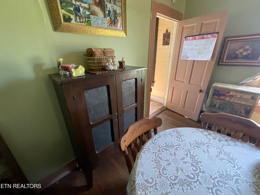 416 W Wheeler St, Rockwood, TN 37854 - #3