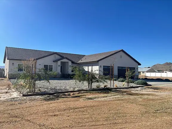 21053 Huasna Rd., Apple Valley, CA 92307