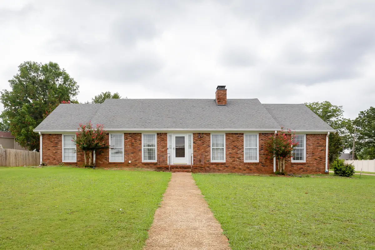 106 Lambeth St, Florence, AL 35633 - #1