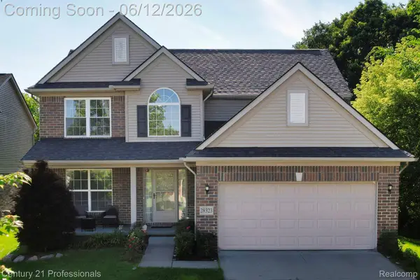 28323 Oakmonte Circle, NewHudson, MI 48165
