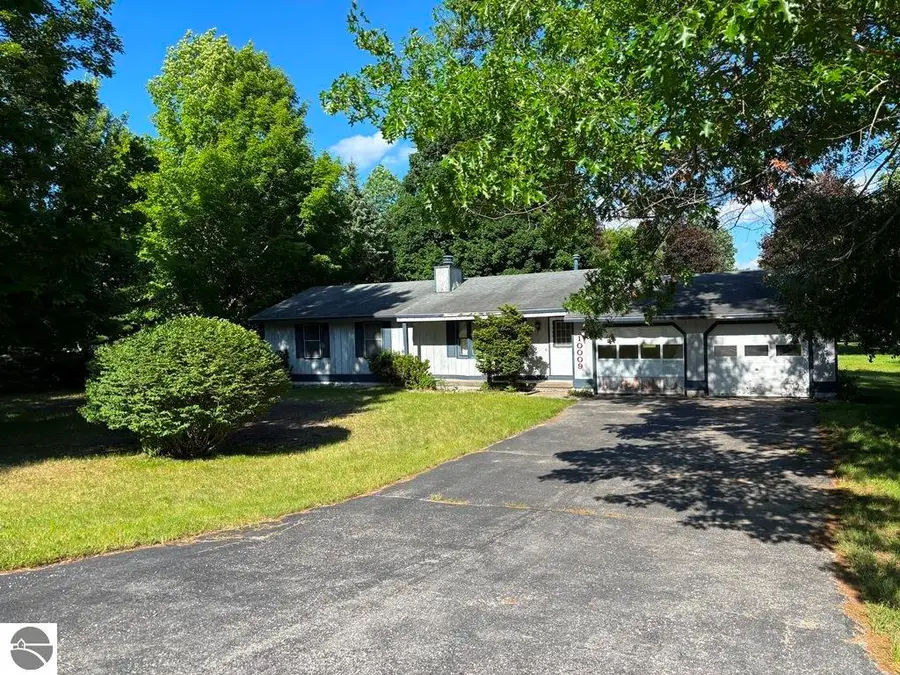 10009 E Lakeview Hills, Elmwood, MI 49684 - #2