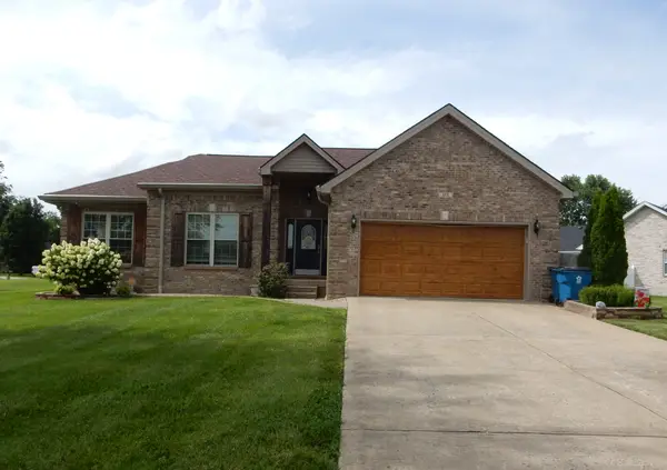 300 Jade Dr, Shepherdsville, KY 40165