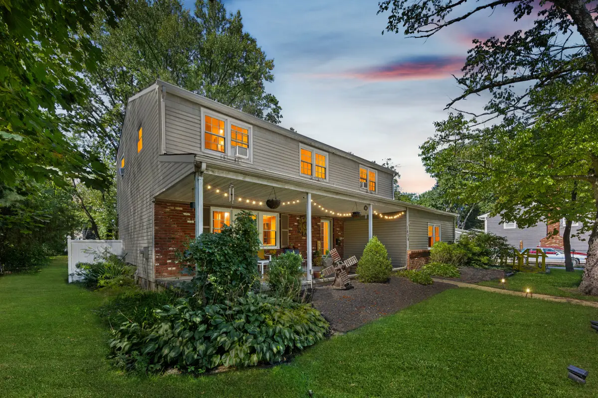 1606 Riversedge Dr, Delanco, NJ 08075 - Image #1