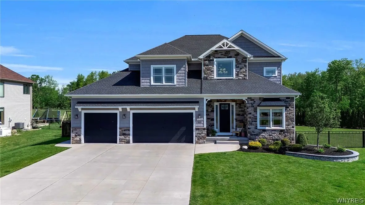 9008 Roberts Grove, Clarence, NY 14031 - #1