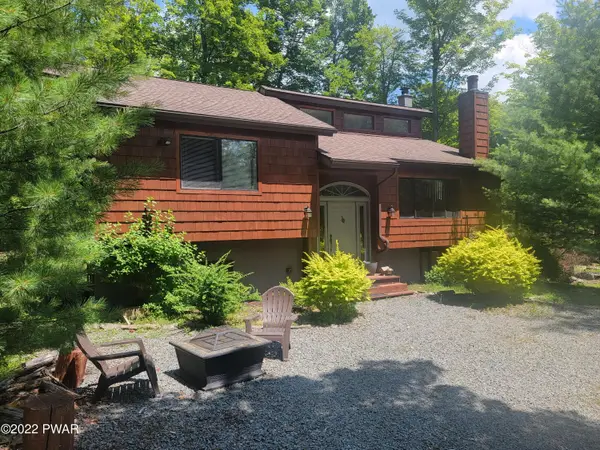 24 Underwood Ln, Lake Ariel, PA 18436