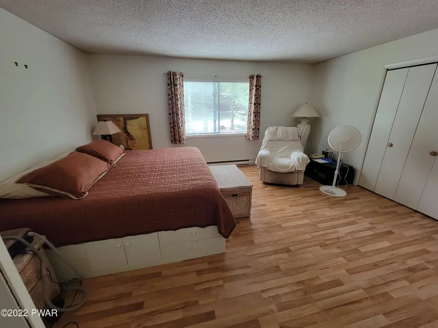 24 Underwood Ln, Lake Ariel, PA 18436 - #3