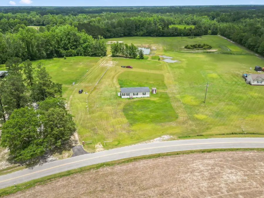 6608 Black Creek Rd., Nichols, SC 29581 - #3