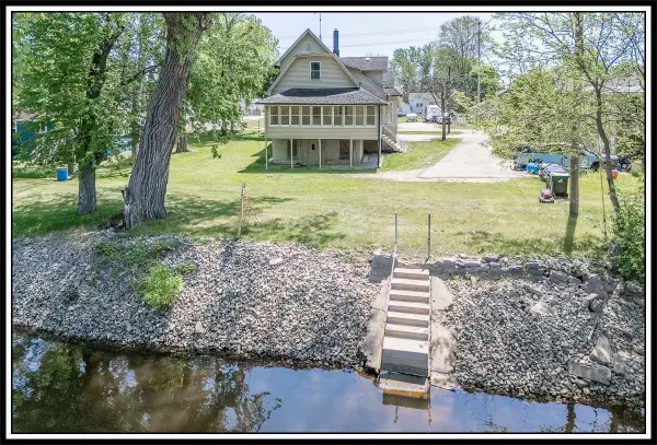 211 E Wolf River Avenue, NEW LONDON, WI 54961-1470