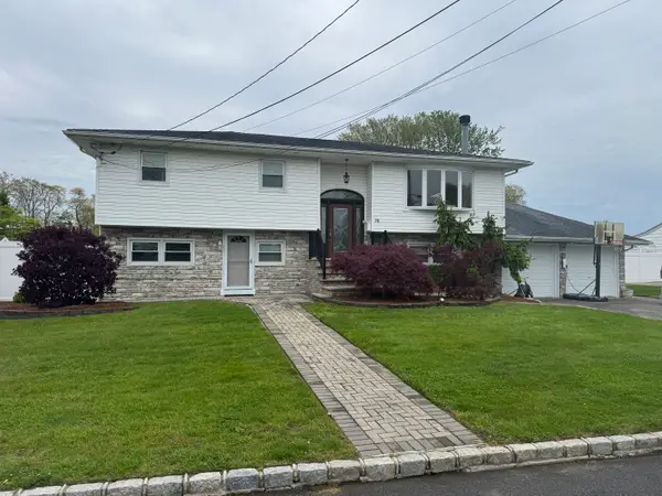 79 Monarch Avenue, West Babylon, NY 11704