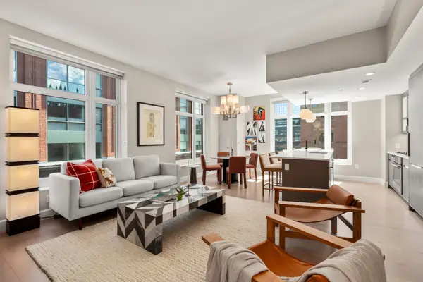 100 Lovejoy Wharf #11K, Boston, MA 02114