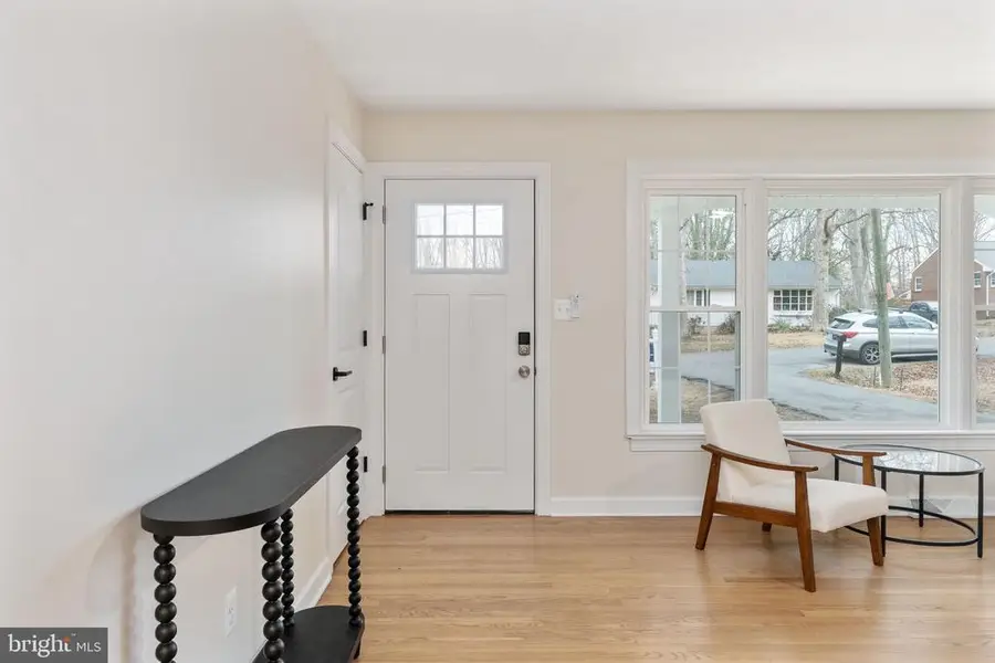 8 Patrick Henry St, Fredericksburg, VA 22405 - #2