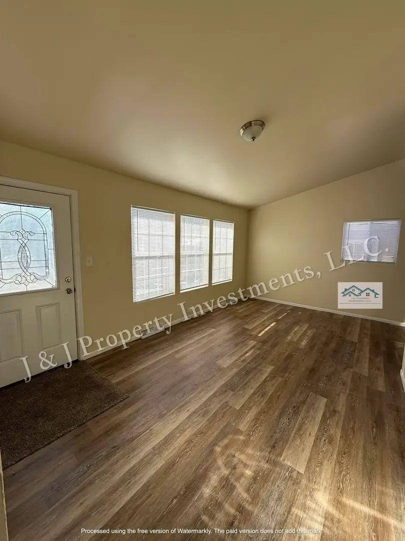 910 Mayfield Drive, Round Lake Beach, IL 60073 - Image #3