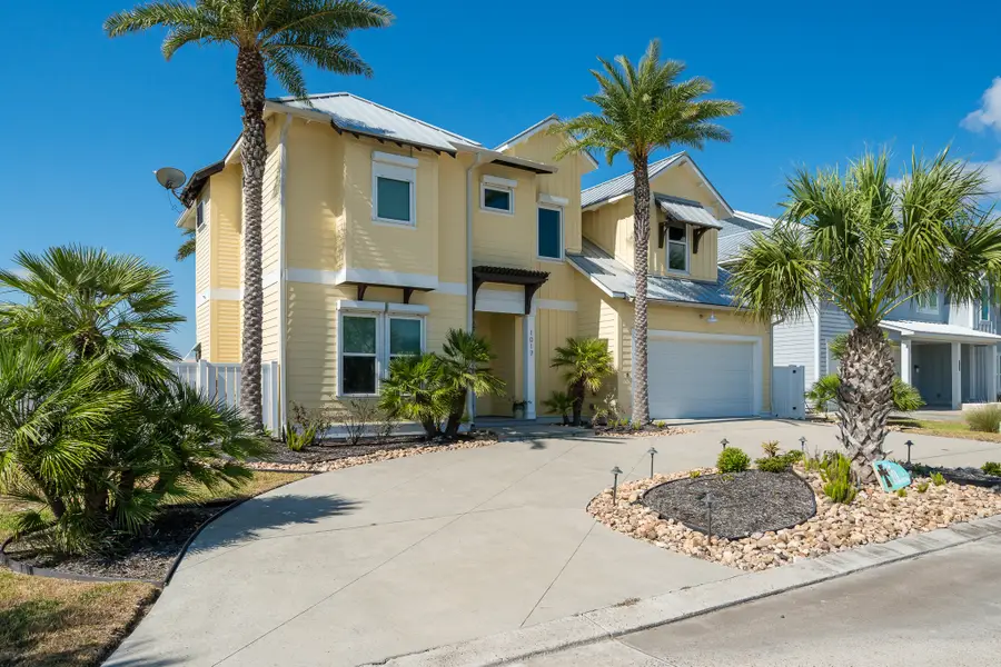 1017 North Isle, Rockport, TX 78382 - Image #2