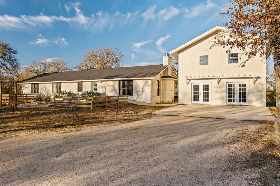 510 Thousand Oaks Dr, Cedar Creek, TX 78612 - #2