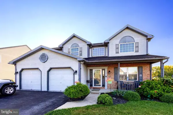 24 Brookfield Dr, FLEETWOOD, PA 19522