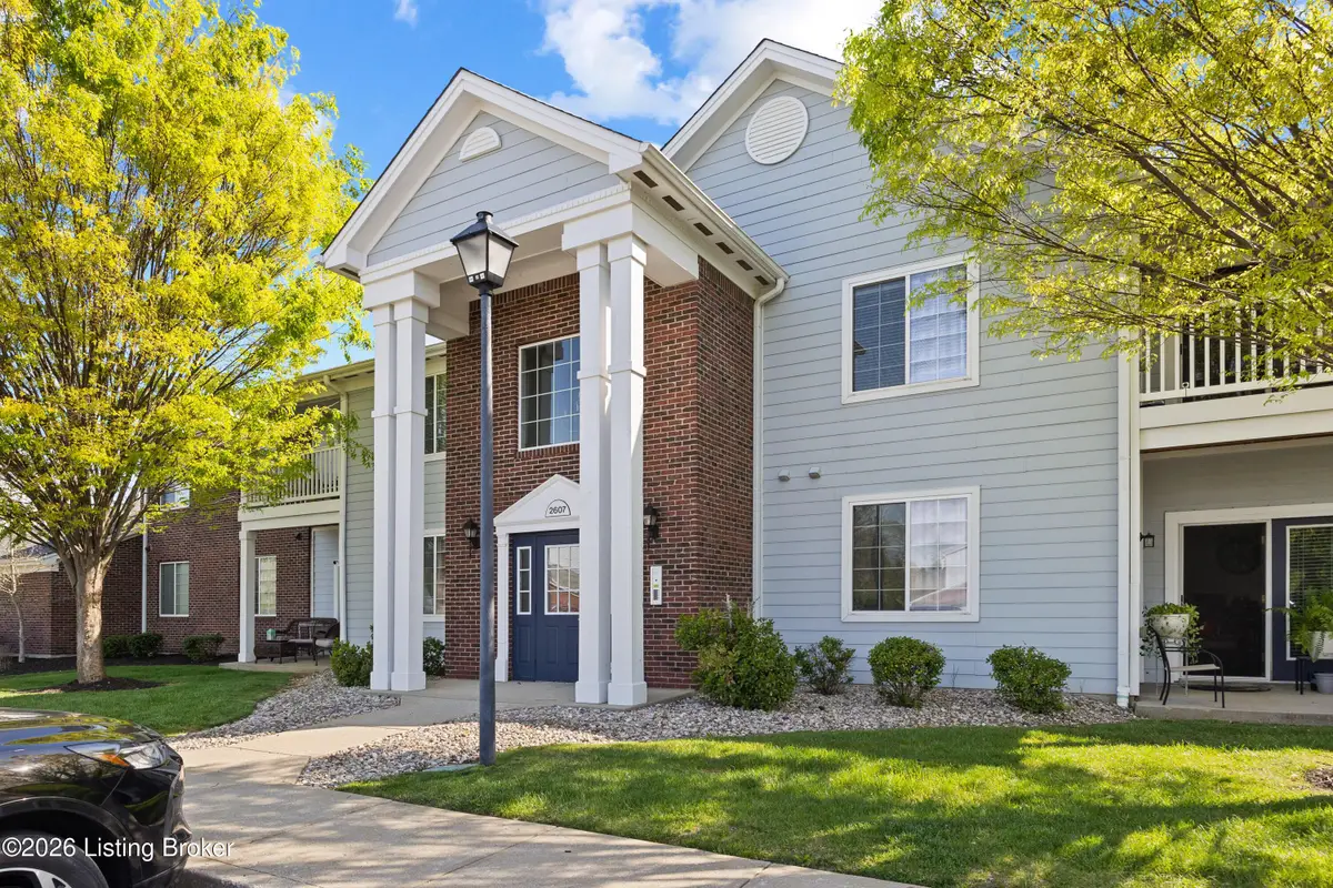 2607 Bradford Commons Dr #204, Louisville, KY 40299 - #1