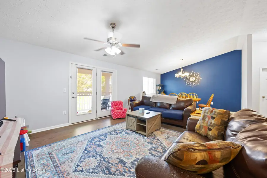 2607 Bradford Commons Dr #204, Louisville, KY 40299 - #3