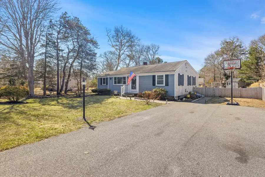 47 Nobby Ln, West Yarmouth, MA 02673 - #3