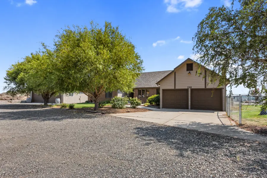 290 Trails End Lane, Yakima, WA 98903 - #3