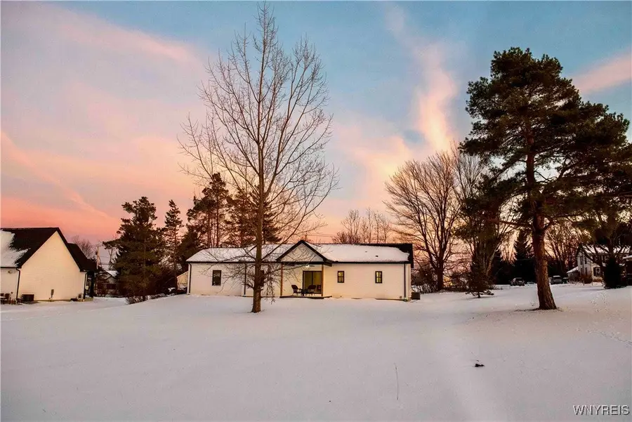 6220 Versailles Road, Lake View, NY 14085 - Image #3